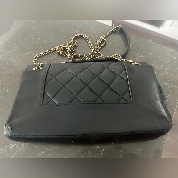 Chanel Black Quilted Leather Shoulder Bag - Picture 11 of 16